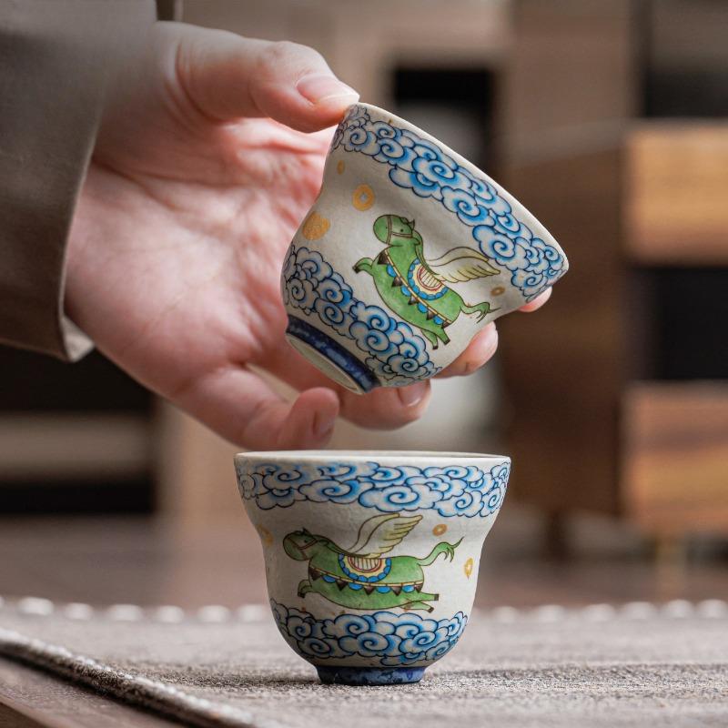 Blue White Porcelain Kung Fu Tea Cup Small Caramel Glaze Ceramic Single Cup Handmade Chinese Gongfu Teaware for Tea Ceremony Hom