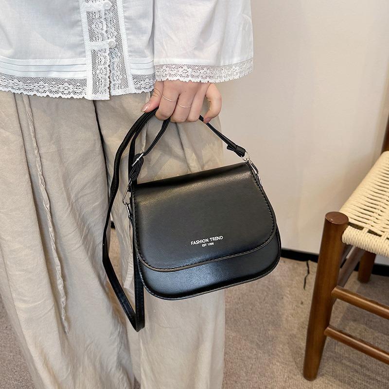 Saddle bag Women's messenger bag New trendy girl season commuting simple fashion trendy women's shoulder bag