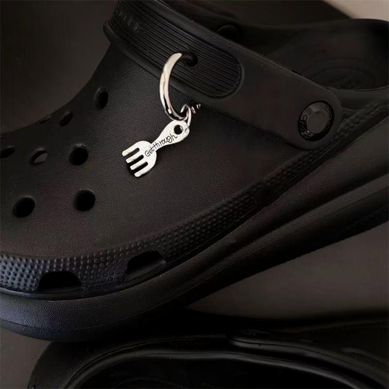 2 Stück Legierung Pentagramm Schuhzubehör Kreativ Glocke Gabel Anhänger DIY Hängend Party Schmuck Karabinerhaken Schuhschnallen Dekoration