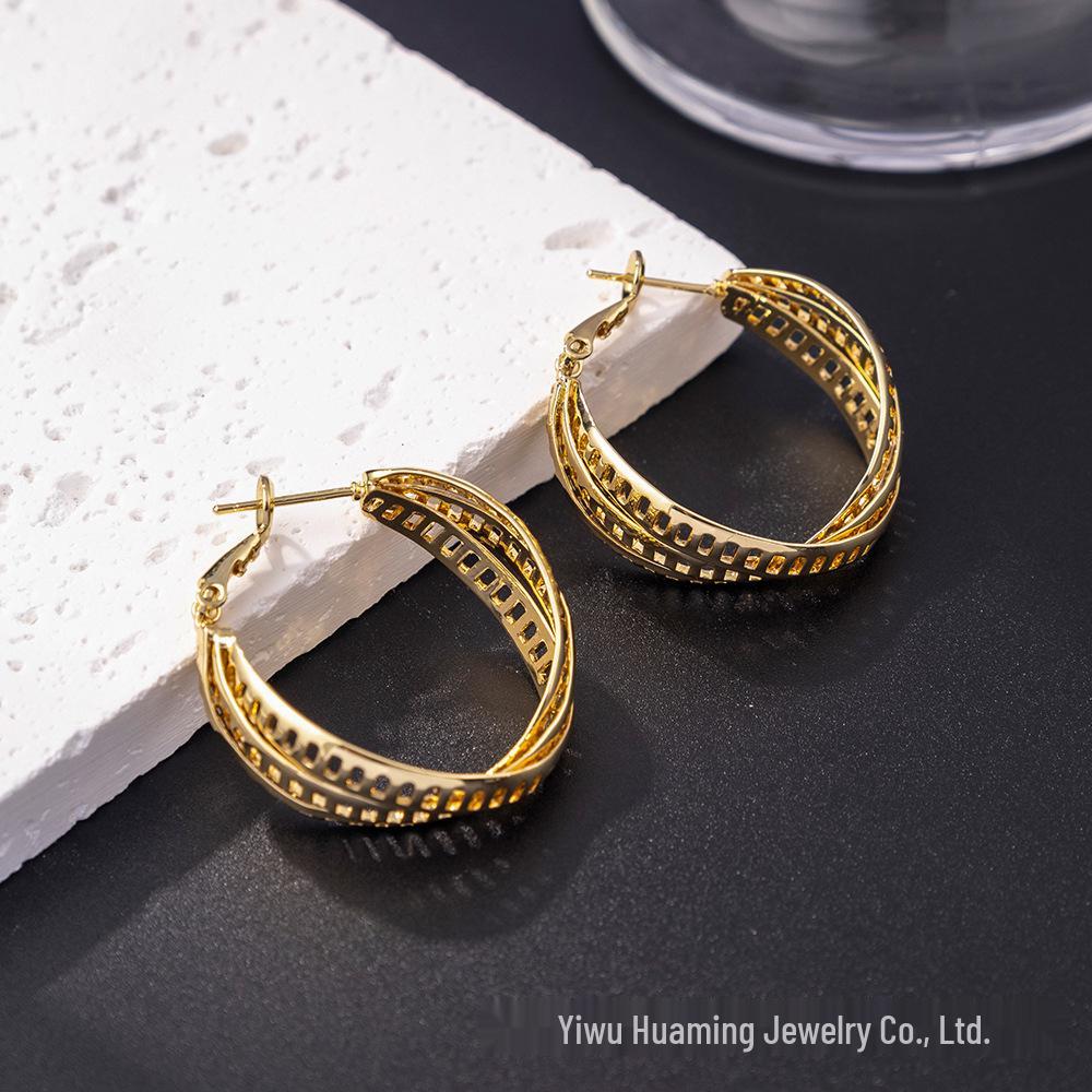 Silver Needle Circle Earrings, Fashionable High-End Copper Ear Hoops, Light Luxury, Versatile Jewelry Accessory.