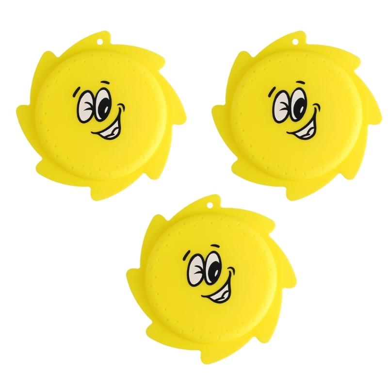 Pack of 3 Water Sprinkling Flying Disc Beach Toy with Soft Silicone Texture Suitable for Kids Water Game