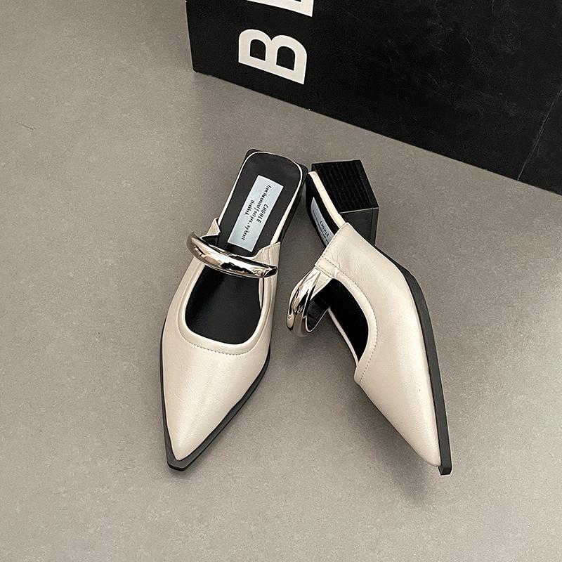 

Модные летние женские мюли-шлепанцы с закрытым носком, модная металлическая отделка, толстый каблук, обувь-слайды, комфортная обувь в уличном стиле 35 бежевый