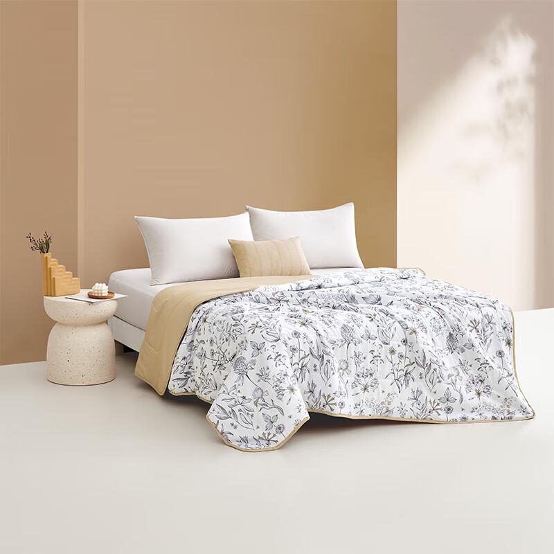 LOVO Floral Summer Quilt