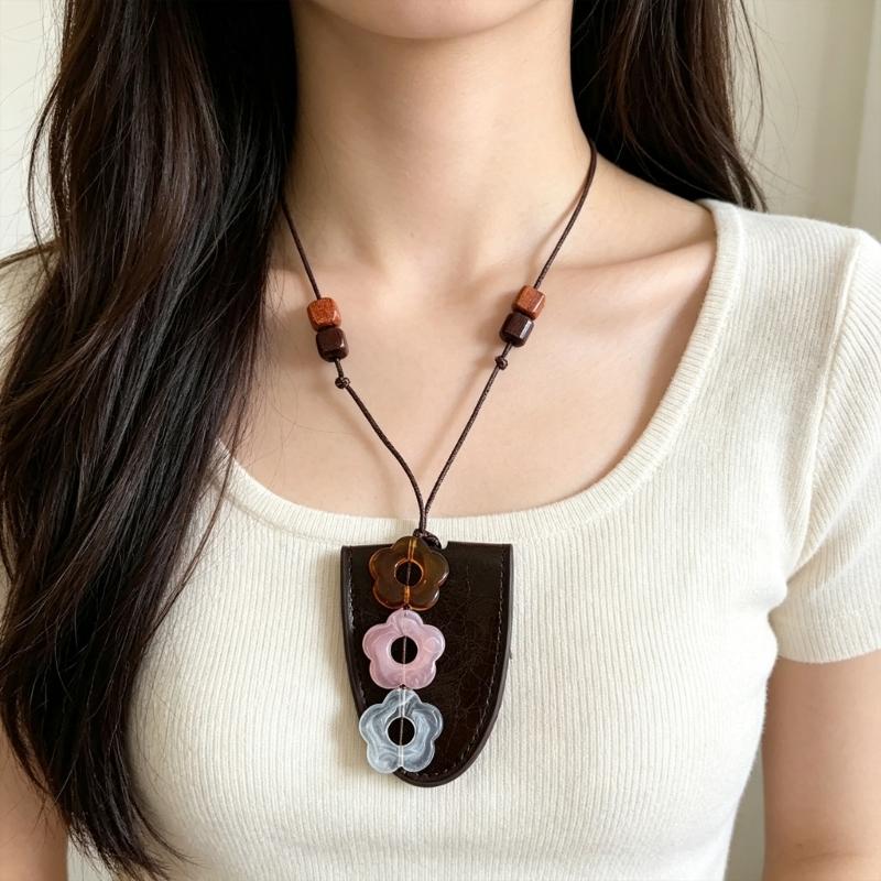 Adjustable Eyeglass Holder Necklace PU Leather Glasses Pendant Accessory for Commuting, Reading and Everyday Carry
