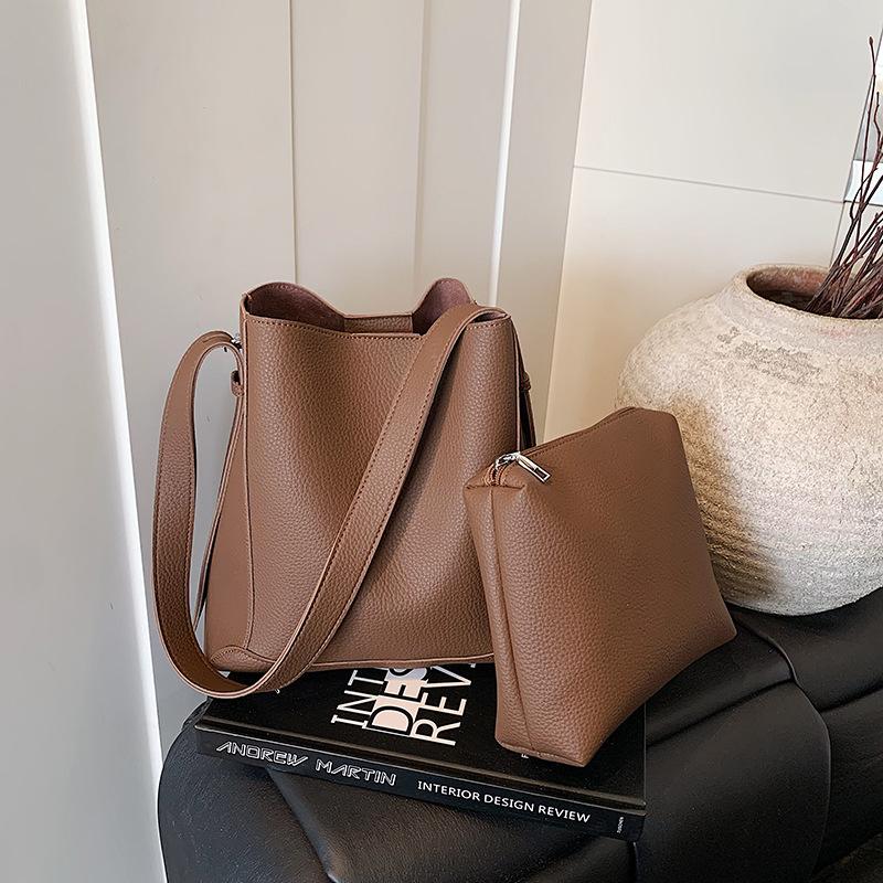 

Сумки Женские вместительные сумки-ведра Ретро сумки Осенне-зимние сумки для мам Новые сумки-мессенджеры через плечо для通勤