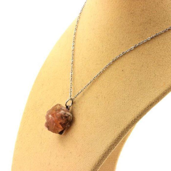 Pierres et Minéraux. Collier Fluorite rose brut. 17.19 ct. Massif du Mont-Blanc, France.