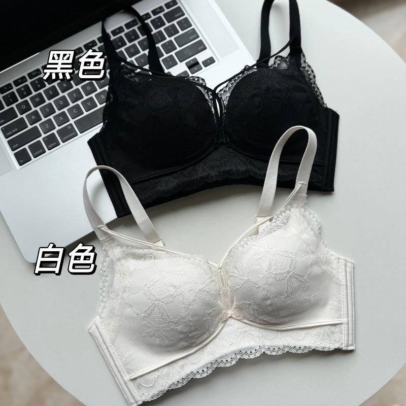Small breasts show big underwear, gather without steel ring, sweet and sexy cross with lace anti-sagging, close breasts, adjust bra