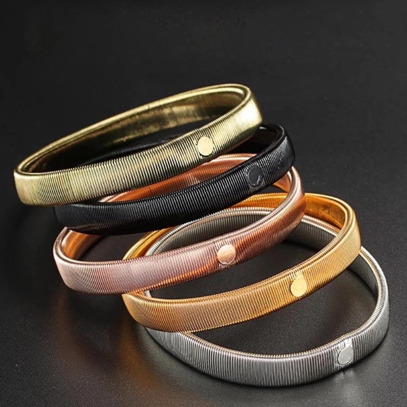 2 Pieces/double Anti Slip Elastic Shirt Sleeves Metal Armbands with Elastic Straps Fashionable and Versatile for Men and Women