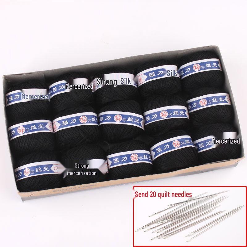 Thickened Cotton Thread Quilt Needle for Handcrafting: Red Duvet Cover, White Vintage Darning Ball