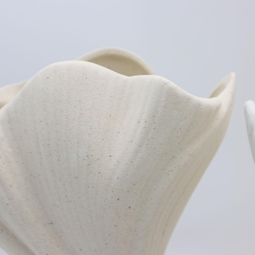 Nordic Minimalist Irregular Lotus Leaf Ceramic Vase Textured Glazed Flower Arrangement Vase Modern Home Table Decor Ornament