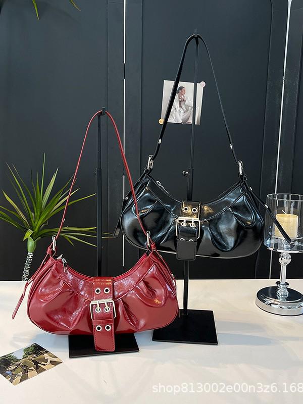 Korean-Style Retro Pleated Crescent Shoulder Bag for Women