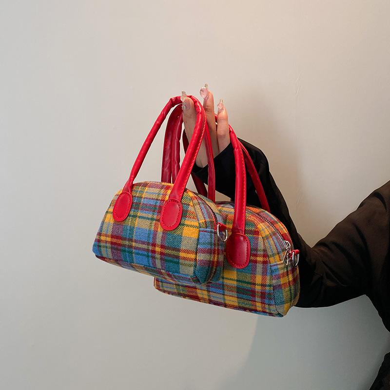 Niche design 2025 spring and summer retro messenger bag plaid portable fashion handbag Korean version texture shoulder bag women