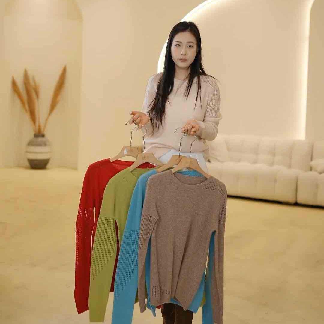 

Loose Long Sleeve Knitwear with Niche Hollow Design - Model K0311-143 One Size зелёный