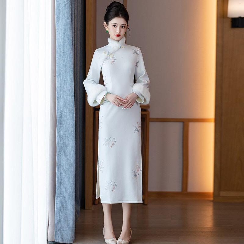 Embroidered White Velvet National Style Suzhou Long-sleeved Improved Cheongsam Winter Thick Women's New Chinese Style New Autumn and Winter