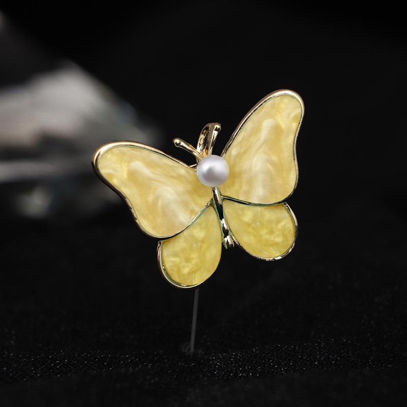 

Элегантная брошь-бабочка из жемчуга для женщин - потрескавшийся дизайн с усовершенствованной булавкой, защищающей от воздействия внешней среды