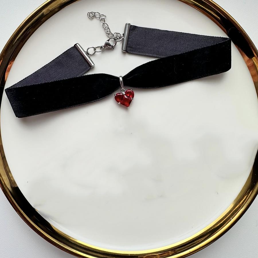 Classic Gothic Tattoo Velvet Choker Necklace Red Zircon Heart Pendant Necklaces For Women Jewelry Valentine's Gift N0544