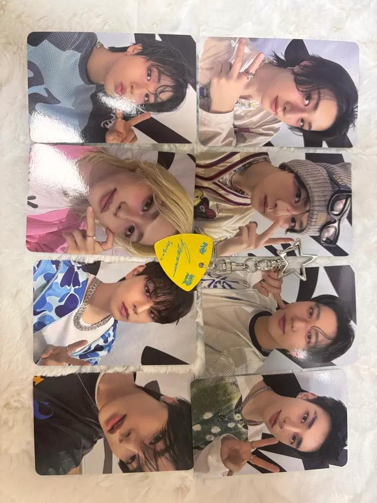 STRAY KIDS Skids Dominate Uncon Multicon Stazon Guitar Peak Keyring Seungmin