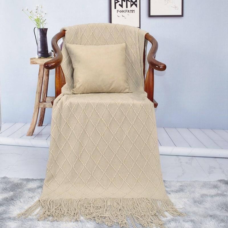 Strickdecke mit Quasten im nordischen Stil - Sofa, Bett oder Nickerchengebrauch