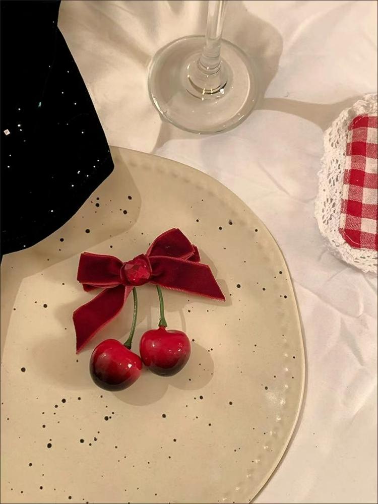 Designer Red Cherry Cloth Bow Hair Clip Sweet Women Fashion Double Layer Barrettes Lolita Headdress Female Korean Cute Velvet Ribbon Hairpin Girl