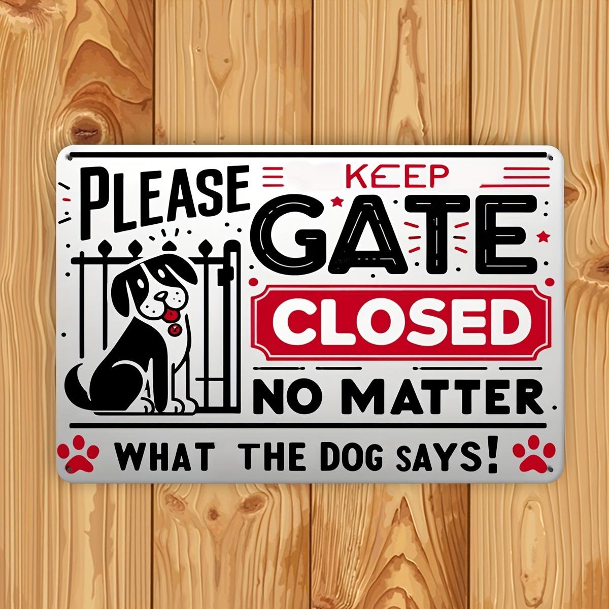 

Vintage Iron Keep Gate Closed Dog Sign Humorous Warning Wall Art with Retro Design Black Red Decorative Plaque for Outdo 20x30cm（7.8x11.8inch）