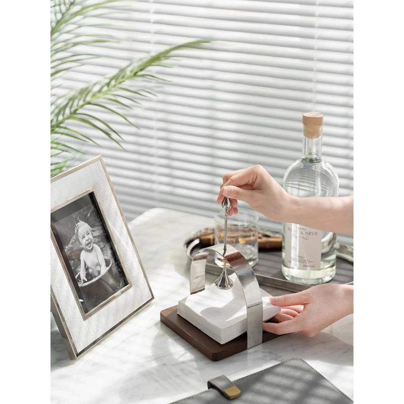 Walnut Wood Base Napkin Holder Tissue Case Tissue Boxes for Home Decoration Hotel Restaurant Light Luxury Scandinavian Style
