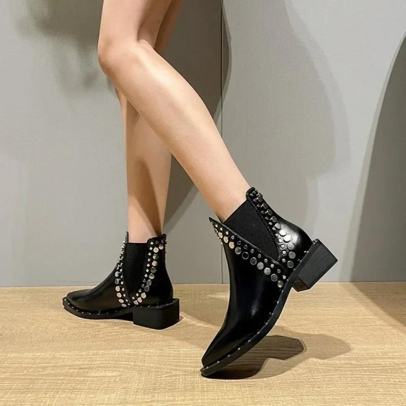 Fashion European and American Thick Heeled Ankle Boots for Women Pointed Toe Fashion Rivet PU Leather Boots Plush Warm Short Boots