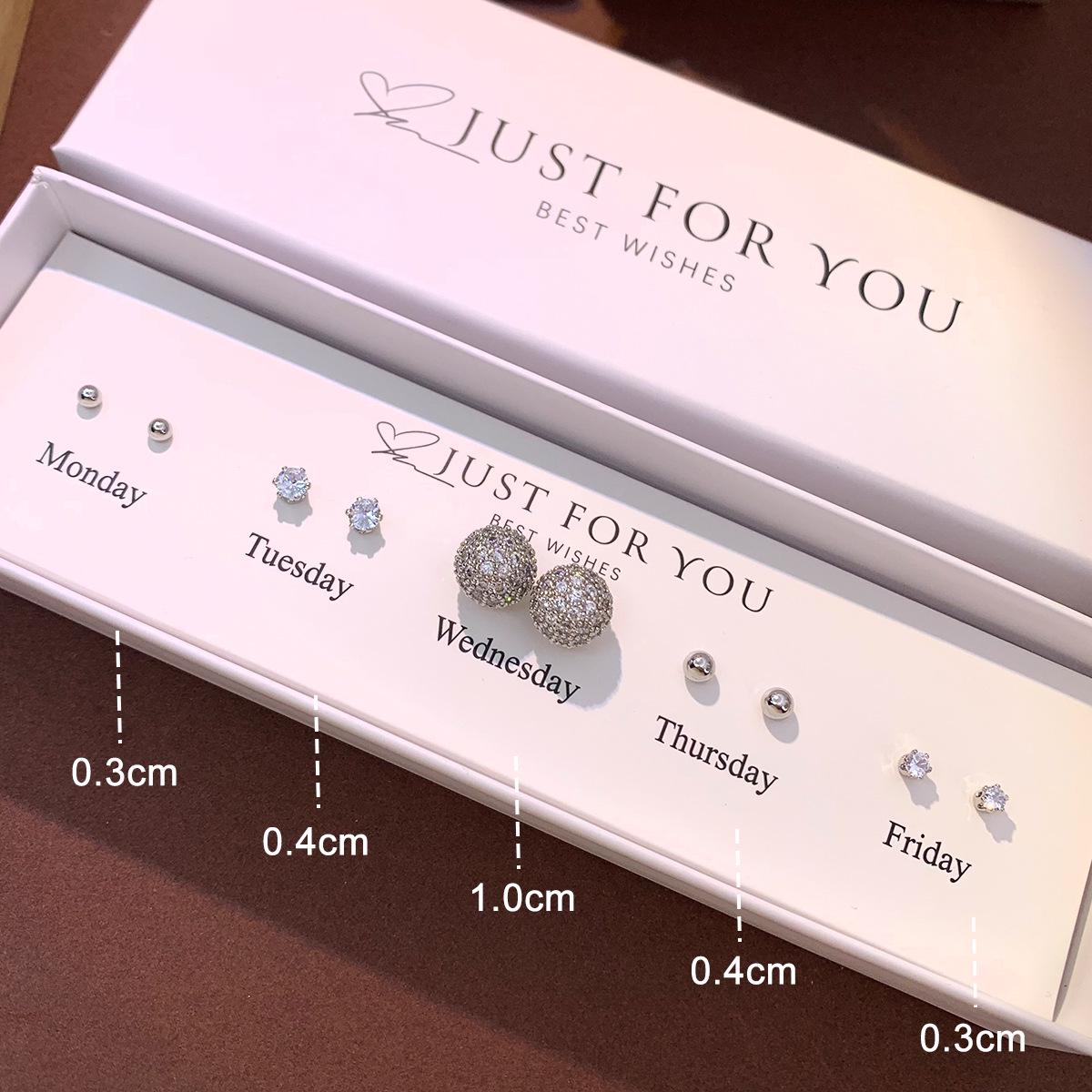 

Sterling Silver Peach Heart & Kitten Stud Earrings Set for Women - 25th Anniversary Collection Boxed