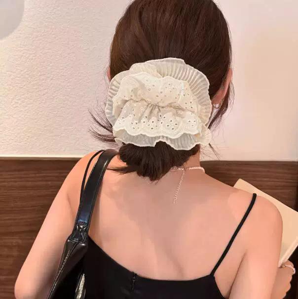 Elegant 2025 French Lace Scrunchie – Four-Layer Design for Stylish Low Ponytails and Buns