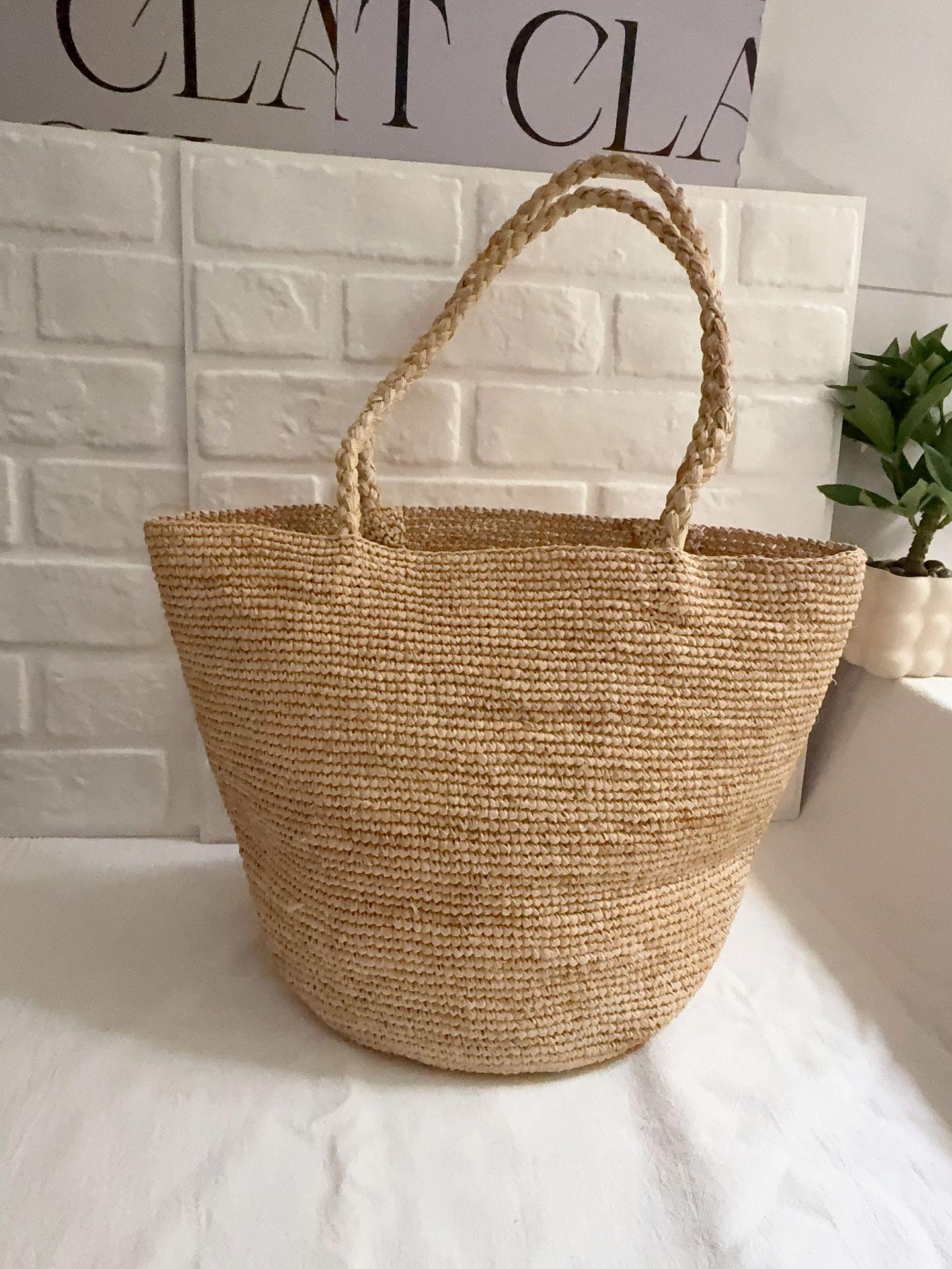 26 New Raffia Woven Tote: Large