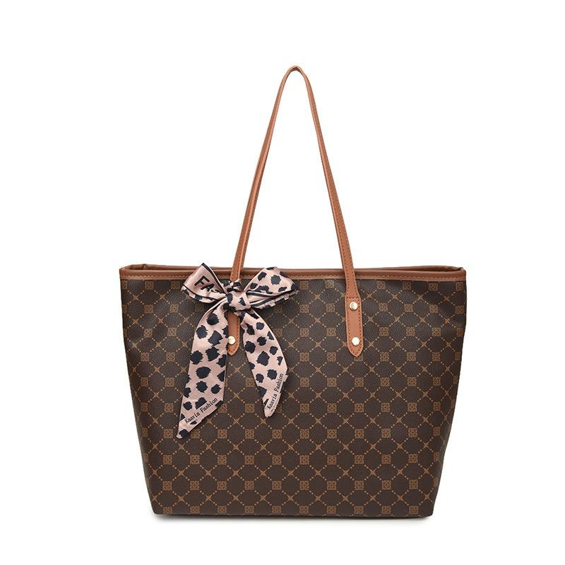 Large Capacity Bag Women's New Retro Versatile Tote Bag Temperament Retro Commuter Shoulder Bag