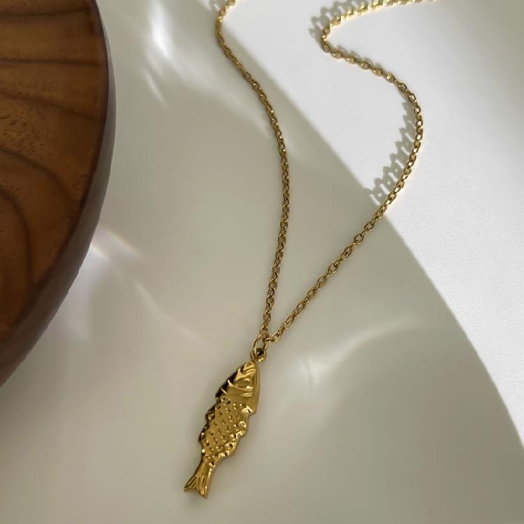 Elegant Adjustable Fish Pendant Necklace Set Sturdy Stainless Steel Chain Jewelry for Women Beach Party Casual Wear