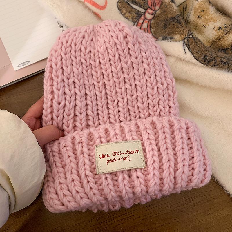 

Зеленая вязаная шапка с большой головой Модная и красивая шерстяная шапка для женщин, подчеркивающая маленькое лицо, зимняя шерстяная шапка для женщин One size