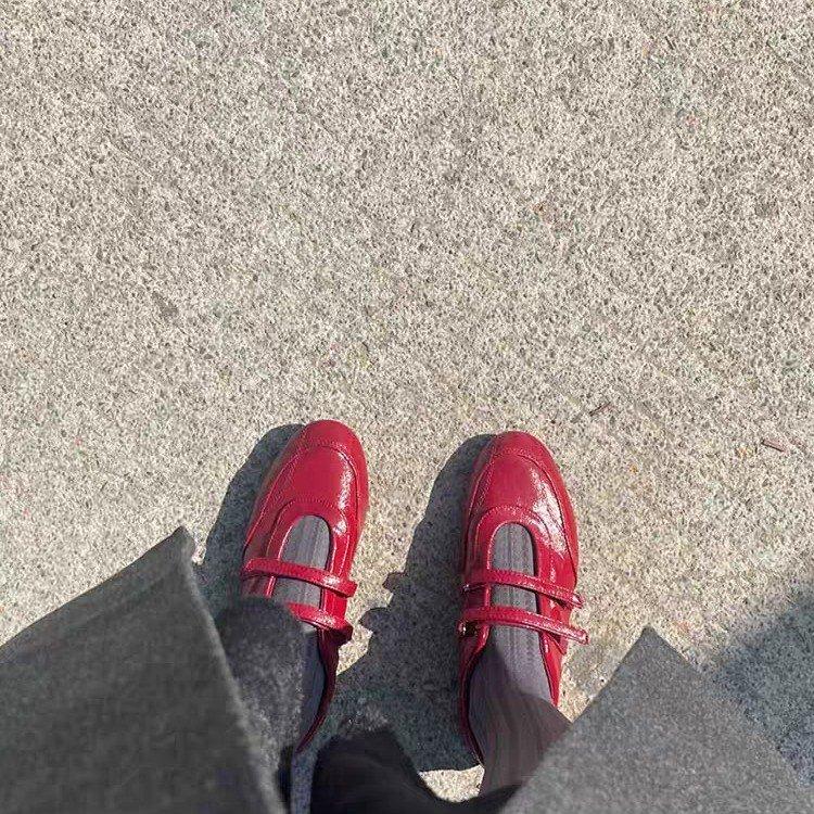 

Fashion Women s Sneakers Flats Running Sport Shoes Designer Spring Casual Shoes 2025 Fashion New Trend Walking Comfort Femme Chaussures 40 красный