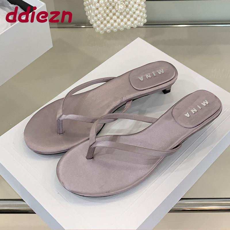 Fashion Female Flip flops Fashion Low Heel Slippers Shoes For Women Summer Beach Slides Round Toe Ladies Heeled Slippers Sandals Shoes
