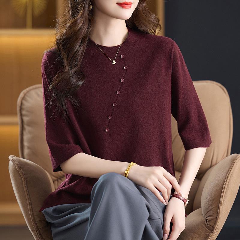 Stylish Plus Size Round Neck Knit Top for Middle-Aged Women - Mid-Sleeve Sweater