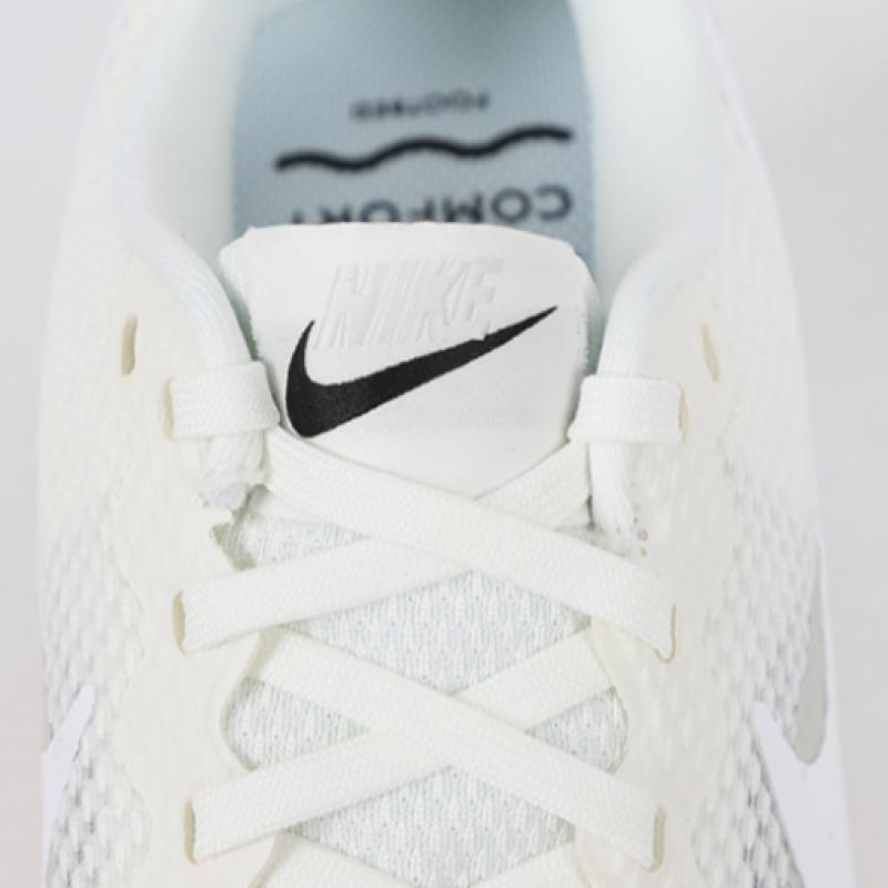Nike W Revolution 8