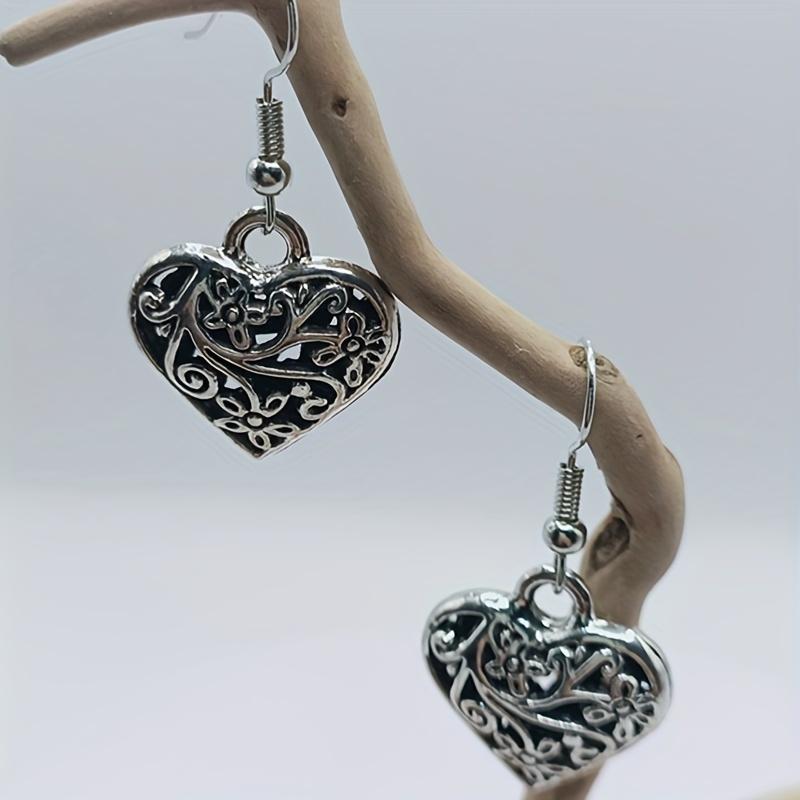 2 stk Retro Øredobber i Rustfritt Stål, Unike Øredobber med Hul Hjerteanheng, Ideelle for Smykkeelskere