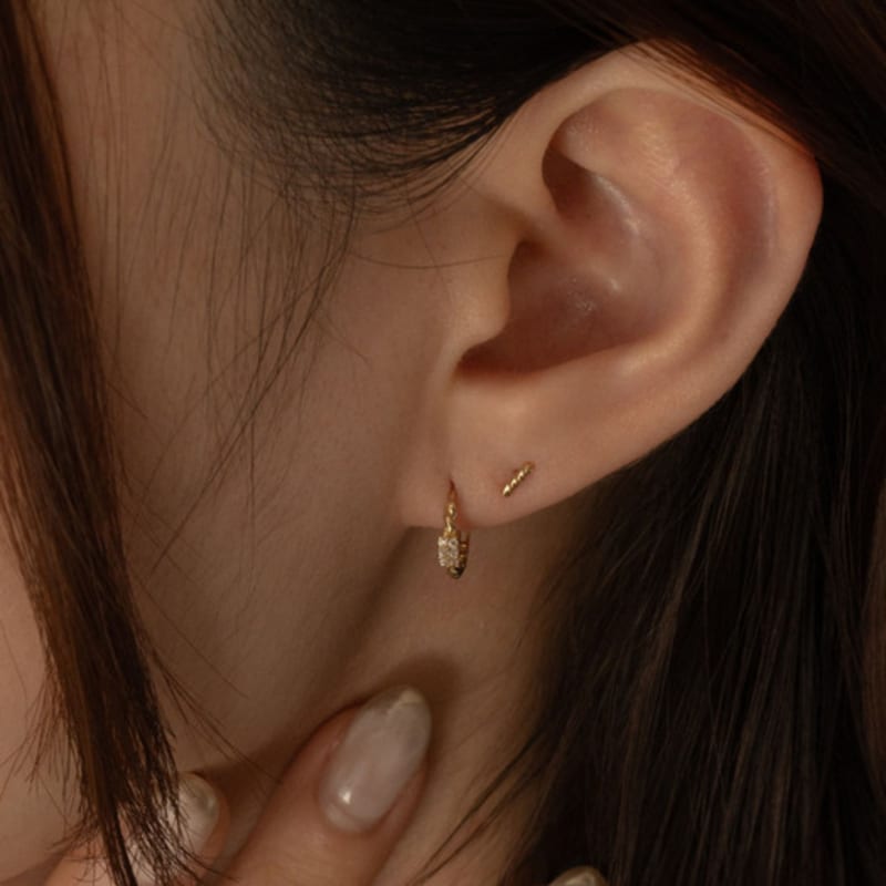 youngglow 14k mini twist bar piercing