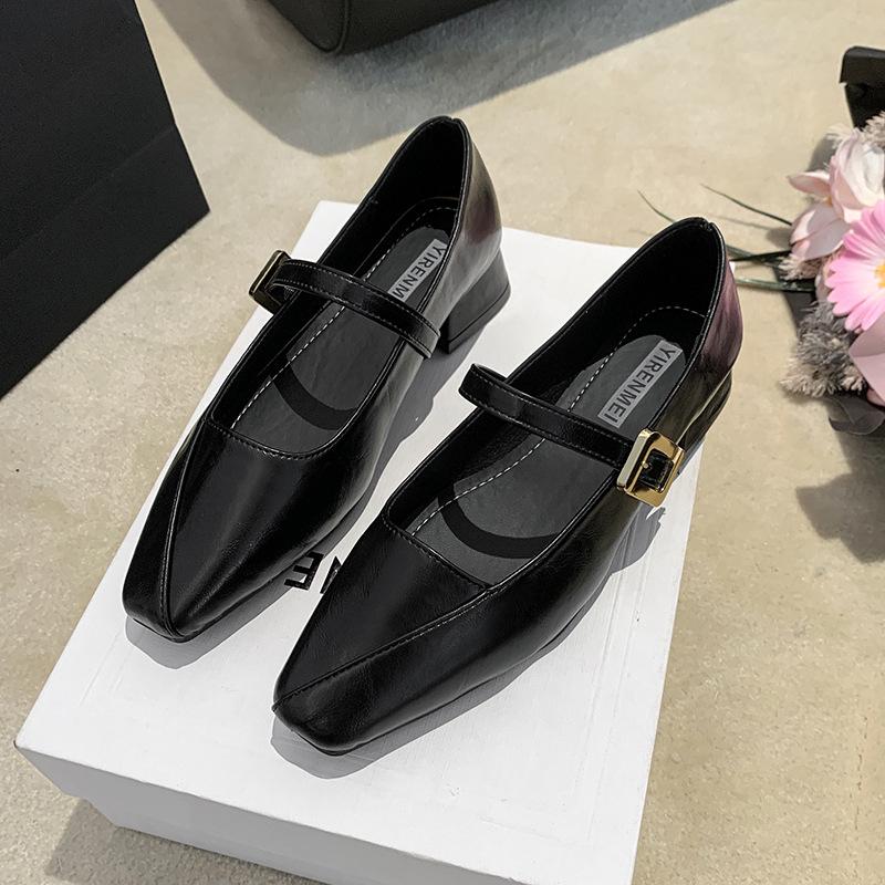 Temperament fashionable French retro word with thick heel shallow mouth Mary Jane shoes women's skirt small leather shoes square head single shoes