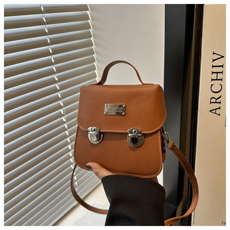 Vintage College Diagonal Span Bag Women's 2025 New High-end Portable Small Square Bag Student Commuting Shoulder Messenger Bag