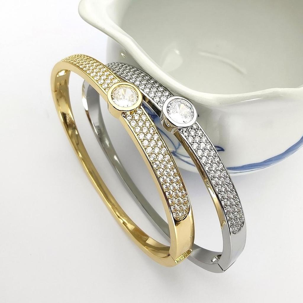Round Zircon Bracelet: European and American Light Luxury Style, Versatile Half-Circle Design with Full Diamond Setting for Women.