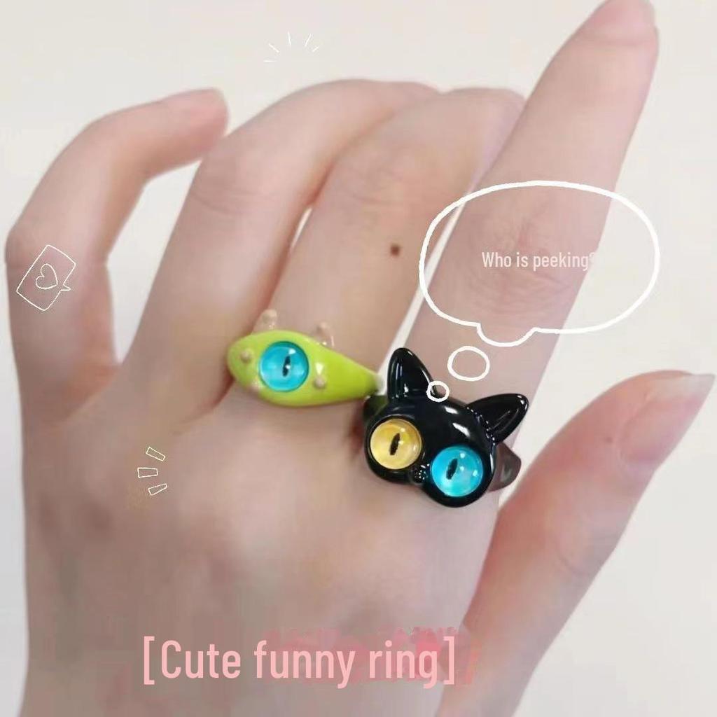 "Funny Black Cat Cartoon Ring - Big Eyes, Cute Gift for Girlfriends & Couples"