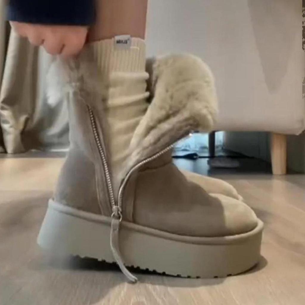 Ladies' Versatile Autumn and Winter New Height Increase, Anti Slip, Warm and Plush Northeast Cotton Boots Trend