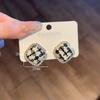Kolczyki kwadratowe sztyfty z igłą ze srebra próby 925, koreańska flanela w kratę, design retro jesień/zima