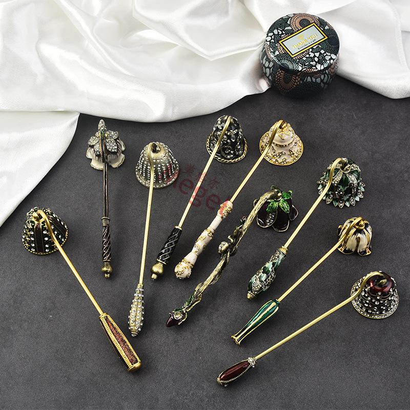 European Retro Handheld Candle Snuffer and Cover, Light Extinguisher Bell Tool, Perfect for Gifts.