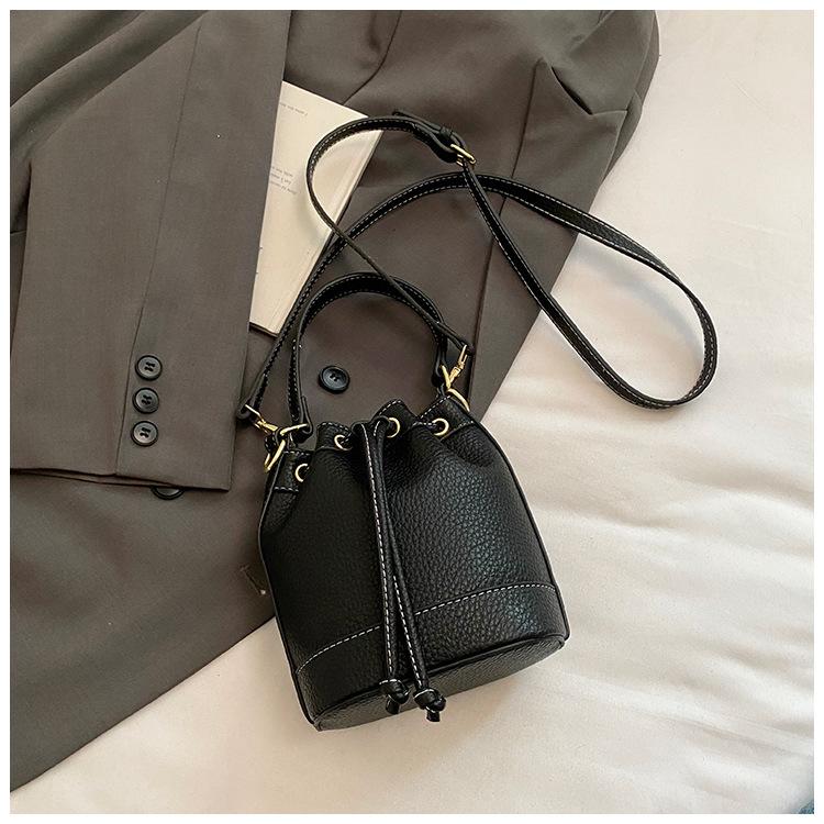 Today's Popular Niche Bags, New Women's Bags, Fashionable Versatile Messenger Bags, Commuter Hand Bucket Bags