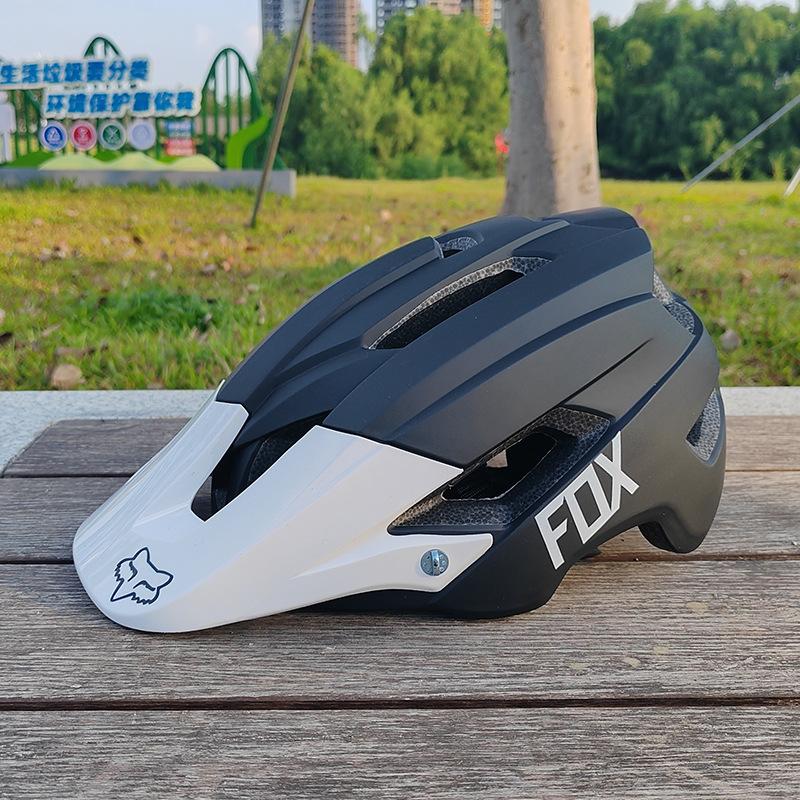 Youth Off-Road Integrated Men's Hat Half Helmet Forming Mountain Bike Universal Downhill Helmet Riding