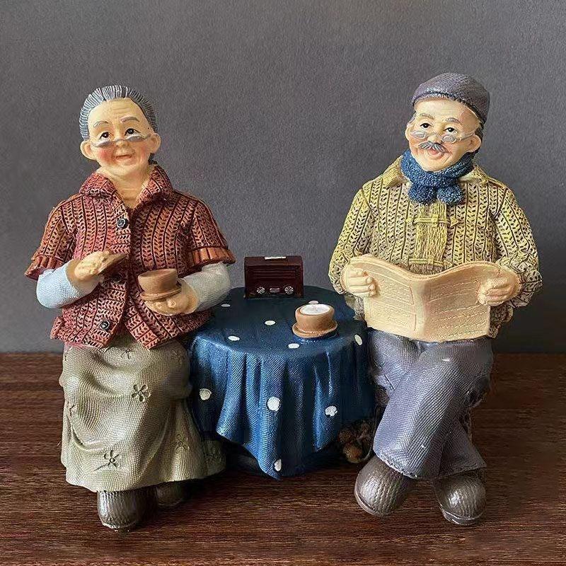 Europe Sweet Grandparents Resin Sculpture Accessories Art Wedding Anniversary Gifts Home Bedroom Desktop Statue Decoration Items