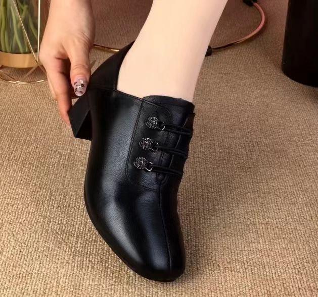 Coarse Heel Single Shoes Women's Autumn 2025 New Versatile Soft Sole Fashion Women's Shoes Medium Heel Leather Shoes Popular Dance Shoes Women
