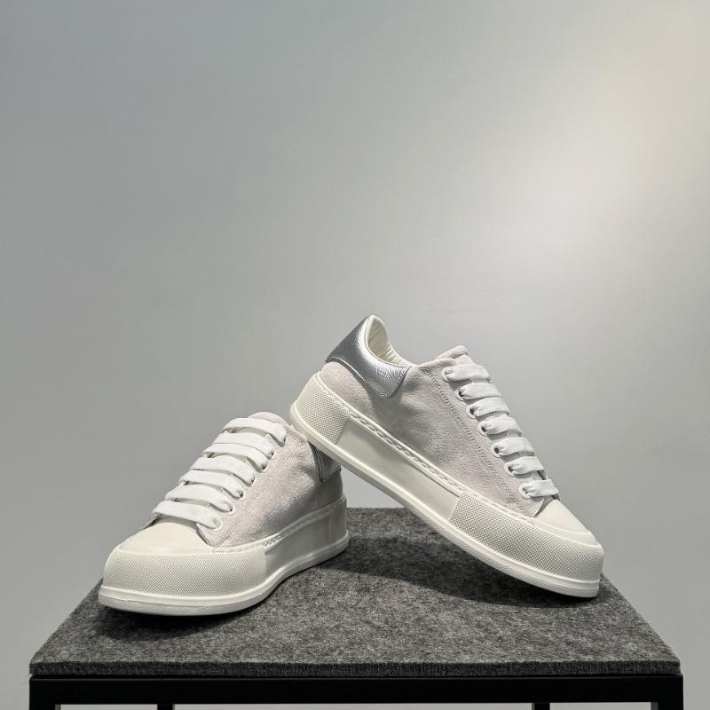 Leather Board Shoes Men's New Lace-up Low-top Shoes Trendy Thick-soled Heightening Shoes Versatile Sports and Leisure Shoes